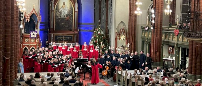 Konsert med advents- og julemusikk - Bragernes kirkes ungdomskor, jentekor og guttekor.