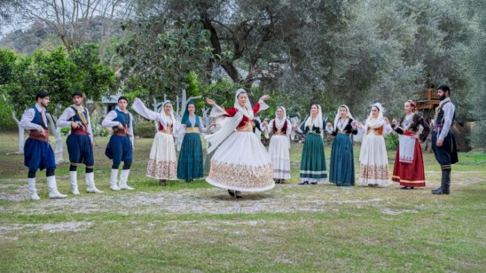 Danseseminar i folkedans fra Kreta/ Σεμινάριο κρητικών παραδοσιακών χορών