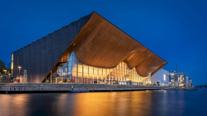 Kvin­ne­treff - af­­ter­noon tea og fore­­drag med Ani­ta Heg­­ge