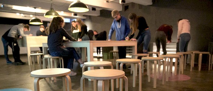 Temavandring: Hvilken fortelling er det skoleelevene møter på Arkivet? 