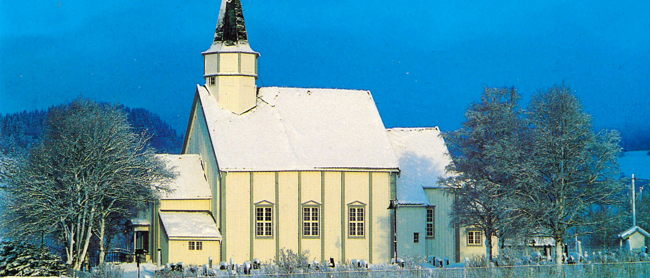 Høytidsgudstjeneste Flå kirke