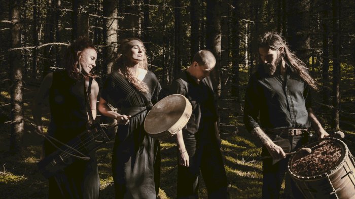 Songleikr // Det Gule Huset