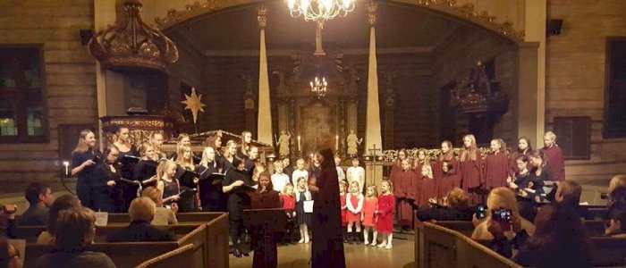 Nå tennes tusen julelys - korskolens julekonsert