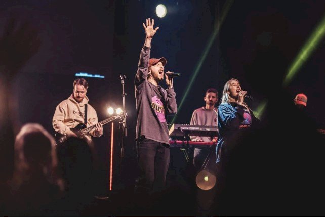 Lovsangskveld med Karoline og Thomas Neteland