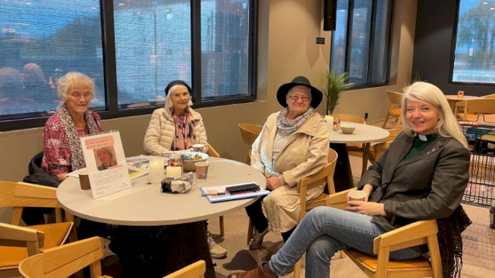 Et stede å møtes | Med bispevisitas!