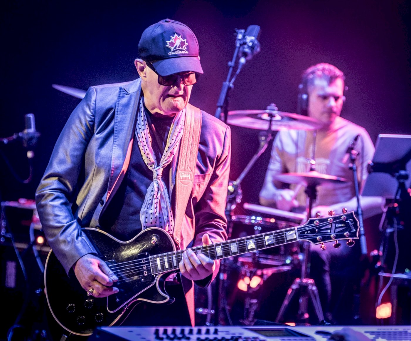 JAN AKKERMAN & BAND // HAUBITZ HALL