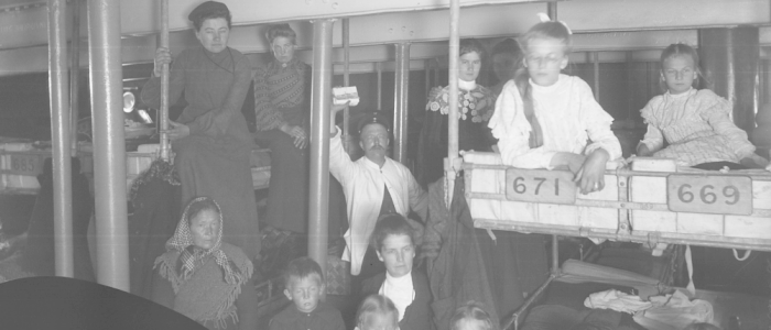 Emigrantfrokost i kantina ved Credo