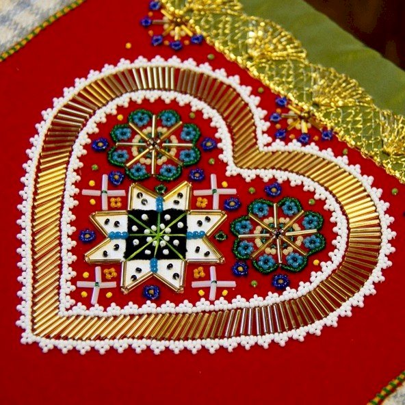 Bringklut på raudt klede, helgekurs