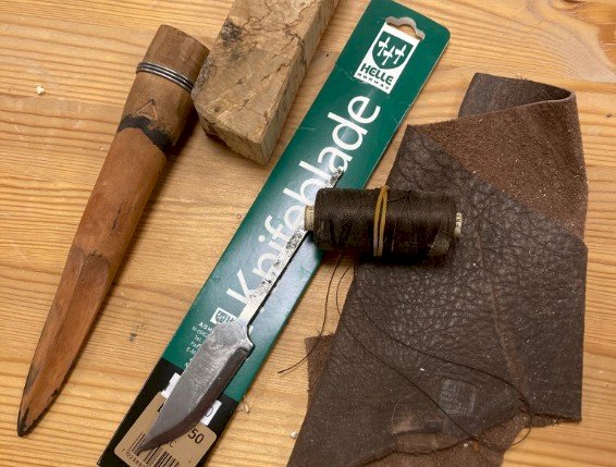 Lage kniv og slire