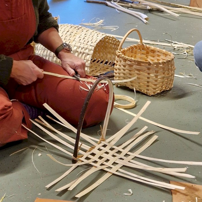 Korgfletting - hasselkorg