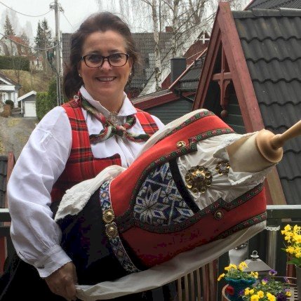 Årsmøte og Foredrag om pleie og stell av bunad
