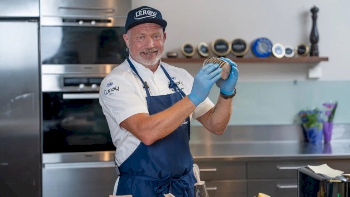 Slik skjærer du ned hel fisk