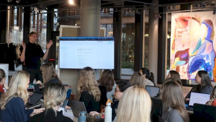 Vibecoding Dagskurs - Fra ikke teknisk til Full-Stack på en dag!