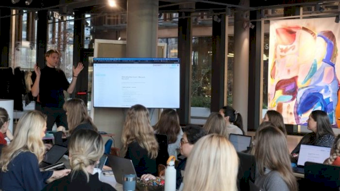 Vibecoding Dagskurs - Fra ikke teknisk til Full-Stack på en dag!